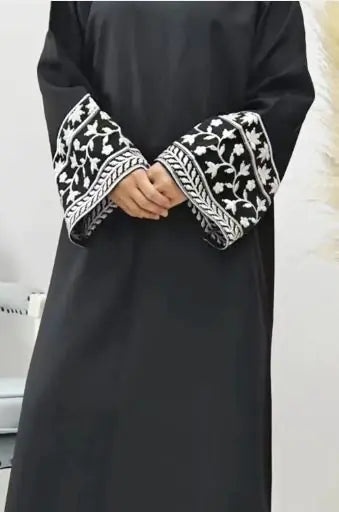 Elegant Embroidered Maxi Dress – Modest Style for the Modern Woman